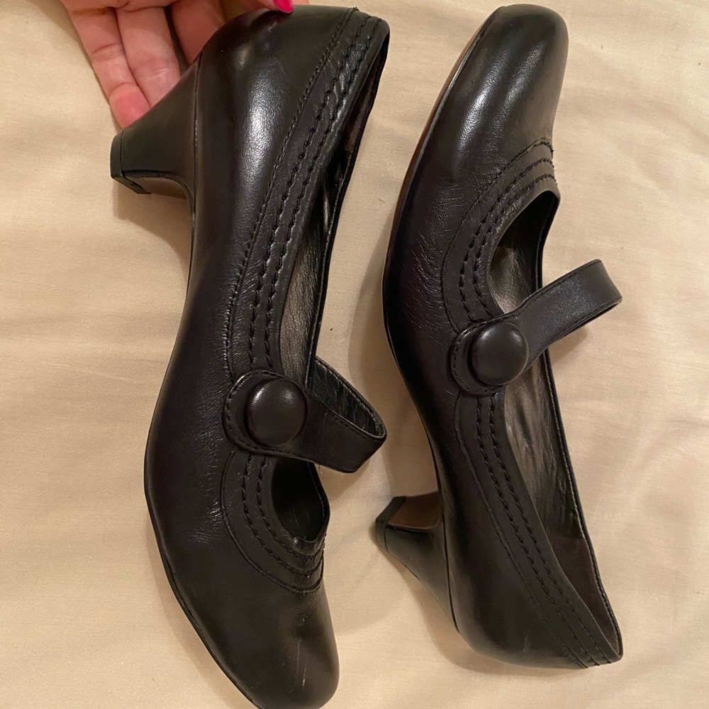Naturalized pumps 7.5 with strap slight scuffs